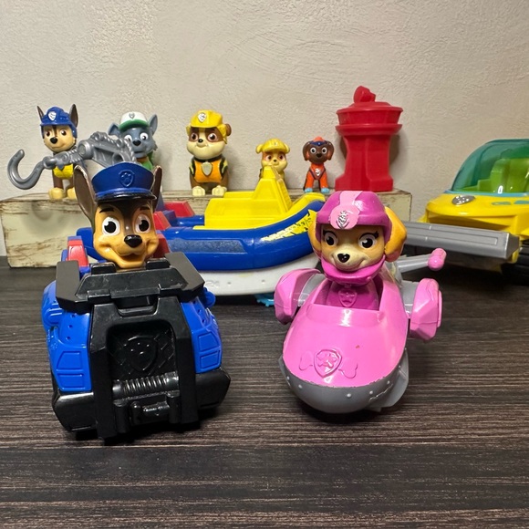 Paw Patrol Vehicles And Figuires Lot - Picture 2 of 14